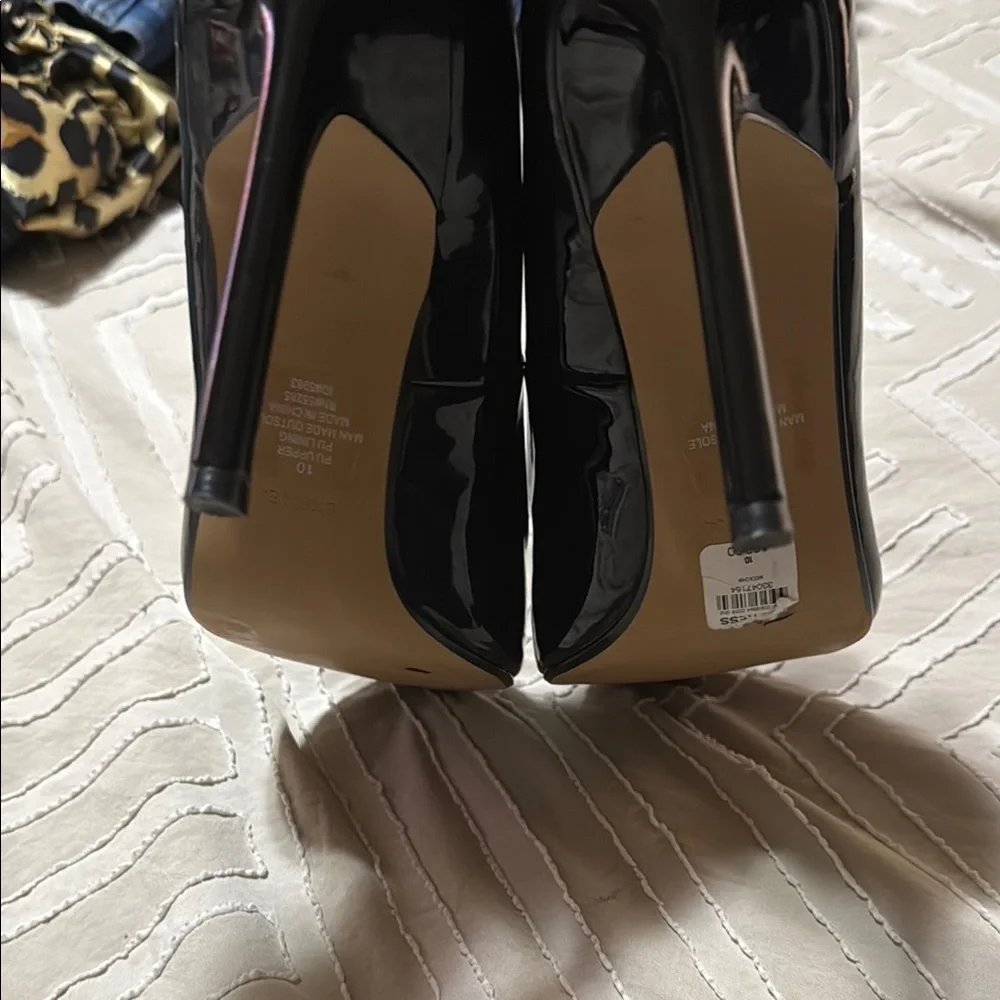 Express Black Classic Heels for Formal Occasions - Picture 5 of 8